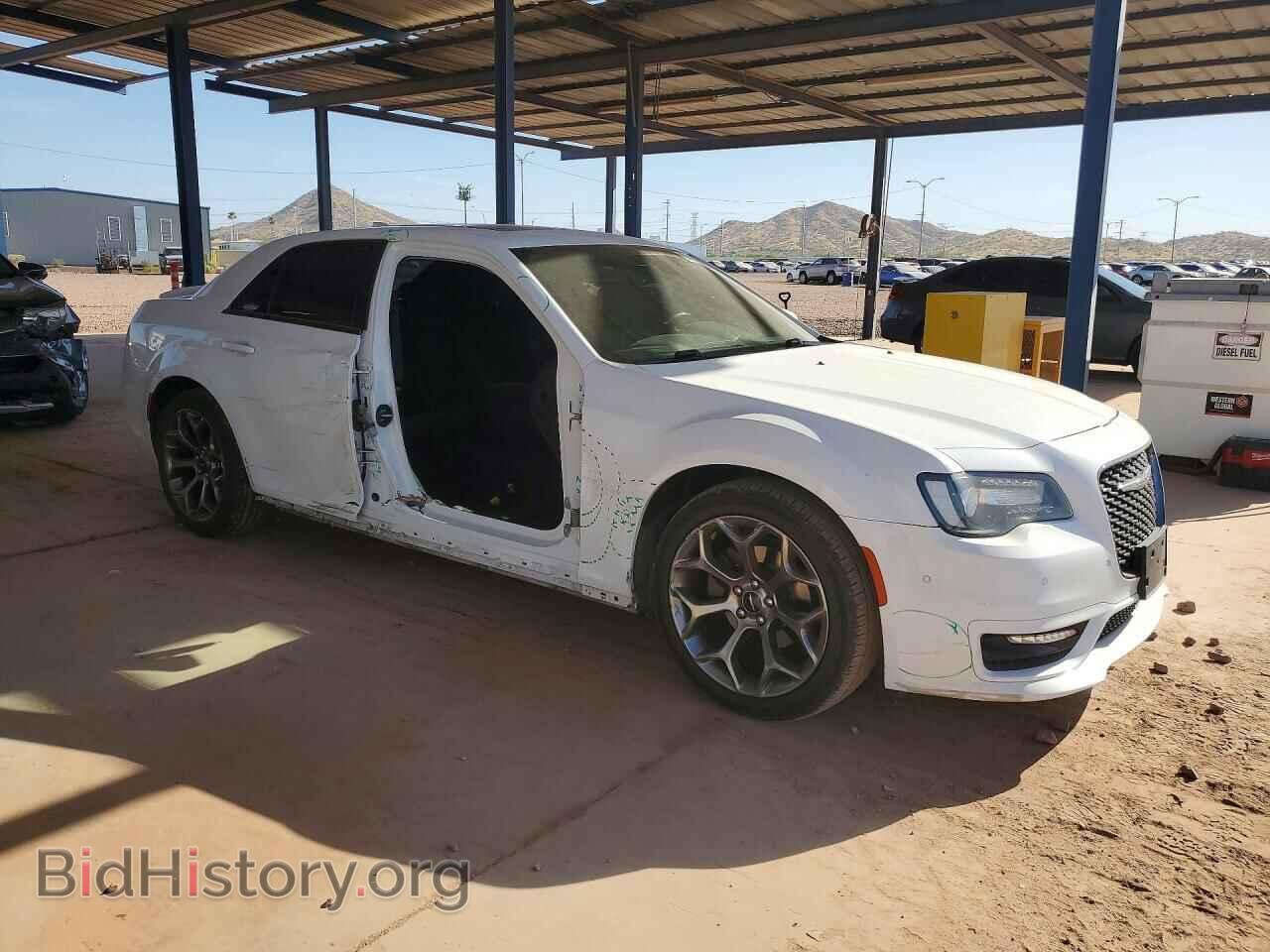 2018 CHRYSLER 300 - VIN: 2C3CCABG7JH141041 - Фото 4