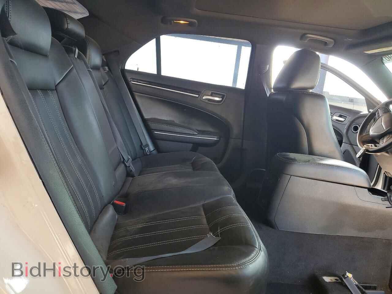 2018 CHRYSLER 300 - VIN: 2C3CCABG7JH141041 - Фото 10
