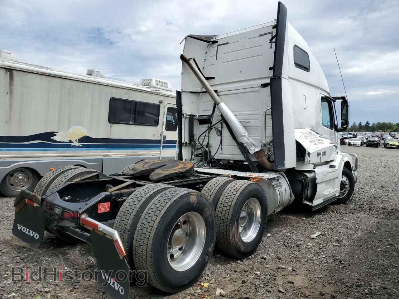 2017 VOLVO VN - VIN: 4V4NC9EH2HN990944 - Фото 4