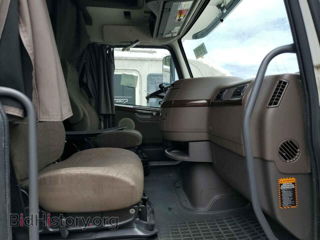 2017 VOLVO VN - VIN: 4V4NC9EH2HN990944 - Фото 5