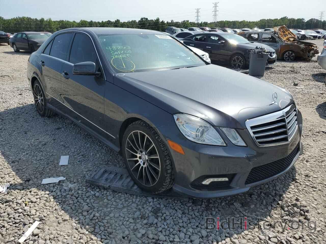 Photo WDDHF8HB4BA265674 - MERCEDES-BENZ E-CLASS 2011