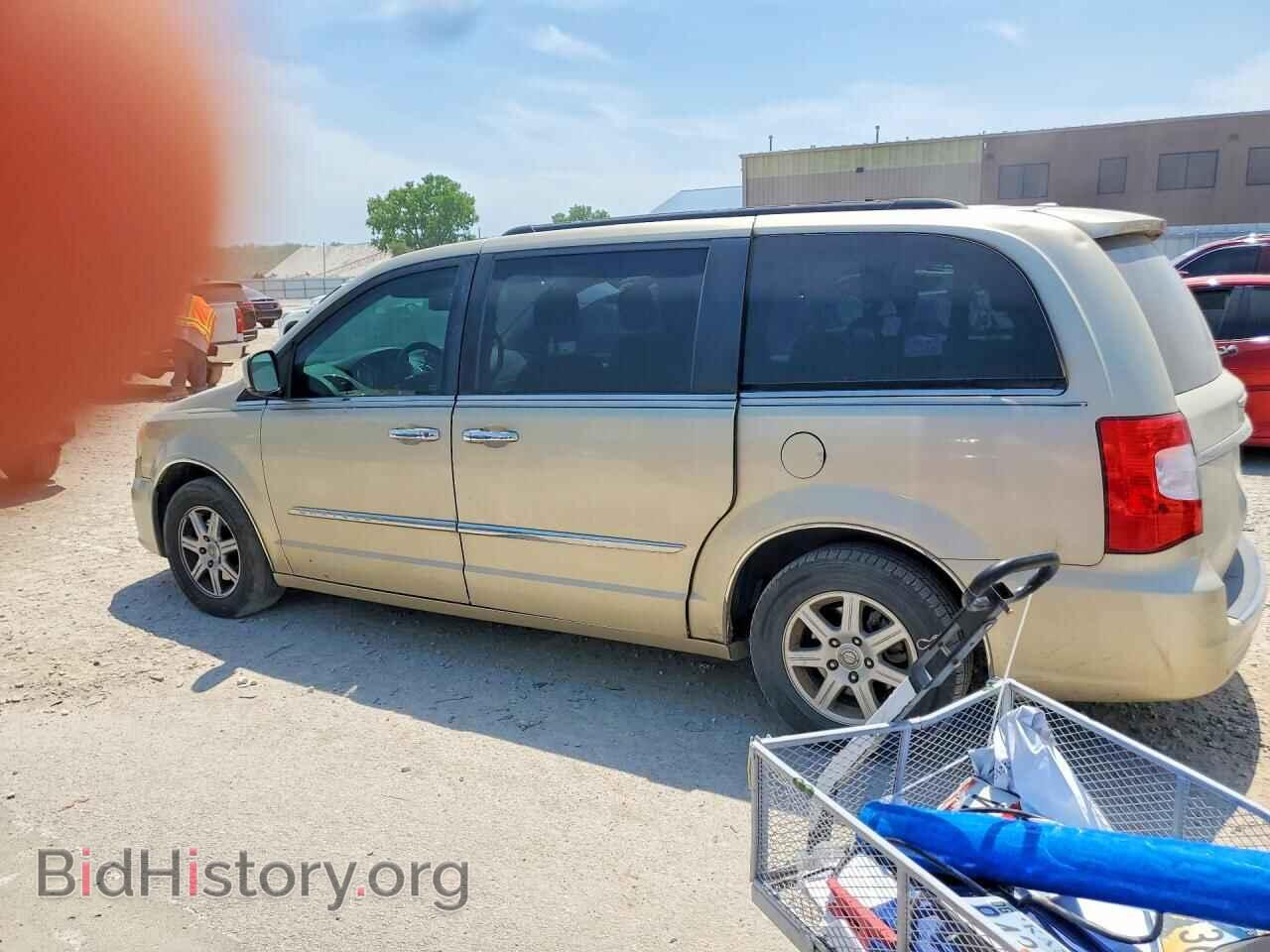 2011 CHRYSLER MINIVAN - VIN: 2A4RR5DG3BR702981 - Photo 2