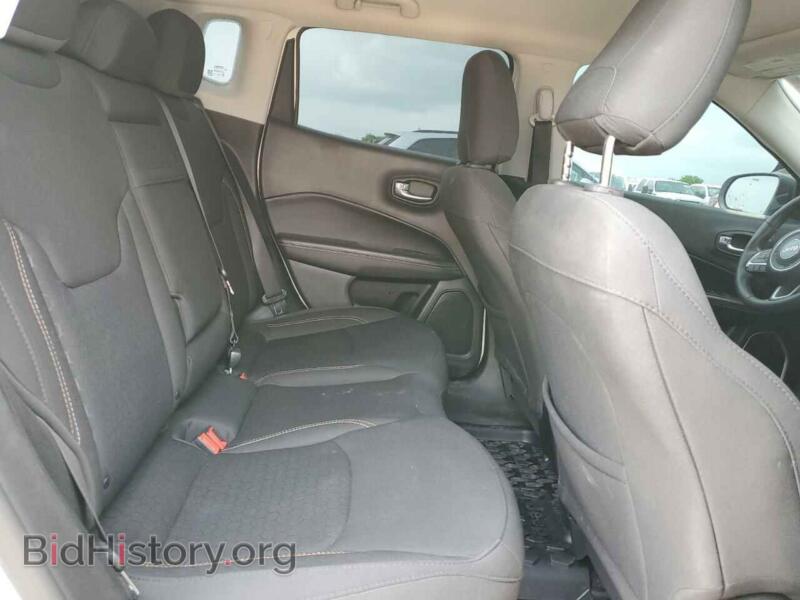2019 Jeep COMPASS (VIN 3C4NJCAB1KT715444) — фото 10 из 12