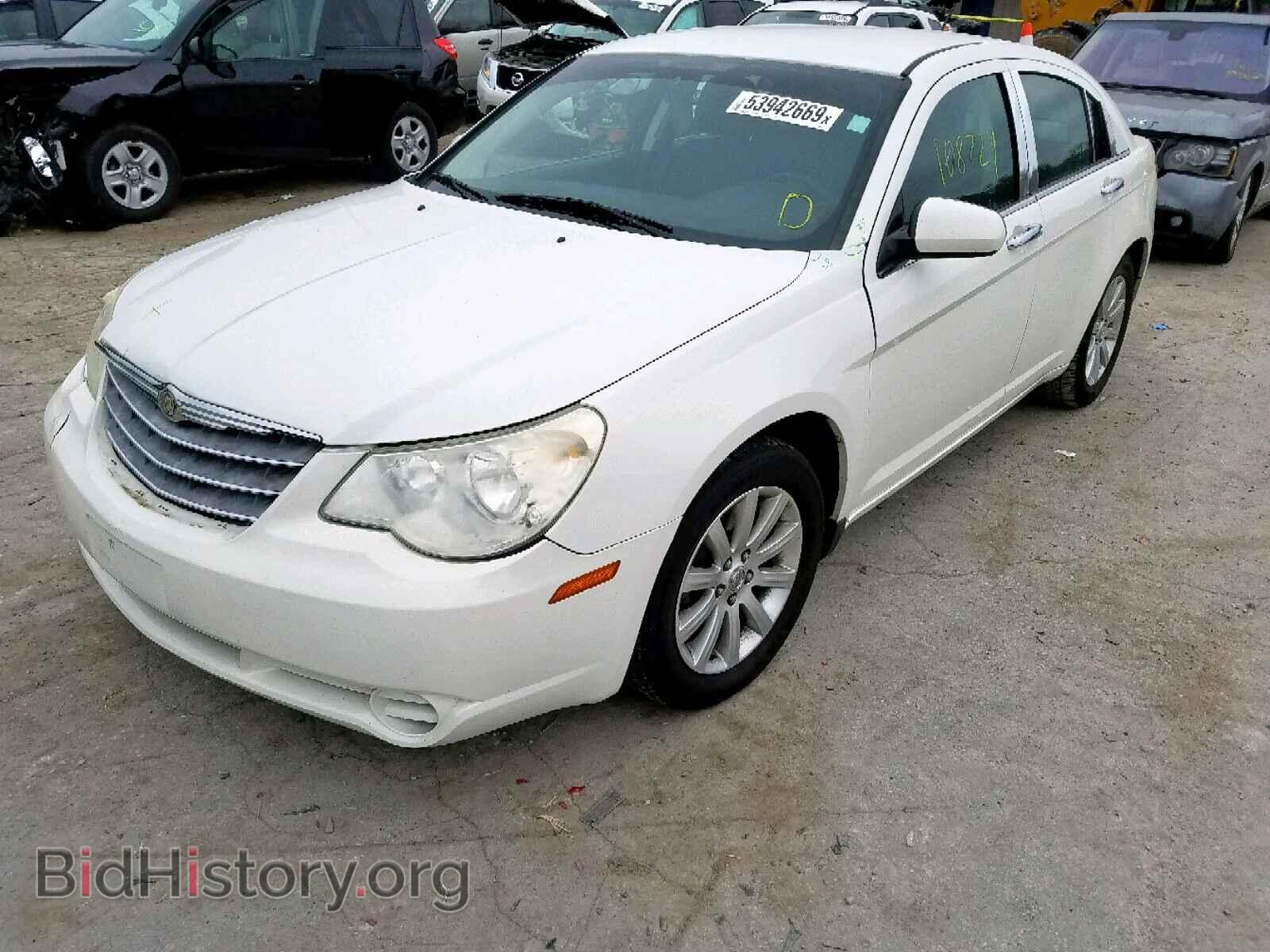 2010 CHRYSLER SEBRING - VIN: 1C3CC5FB7AN149024 - Фото 2
