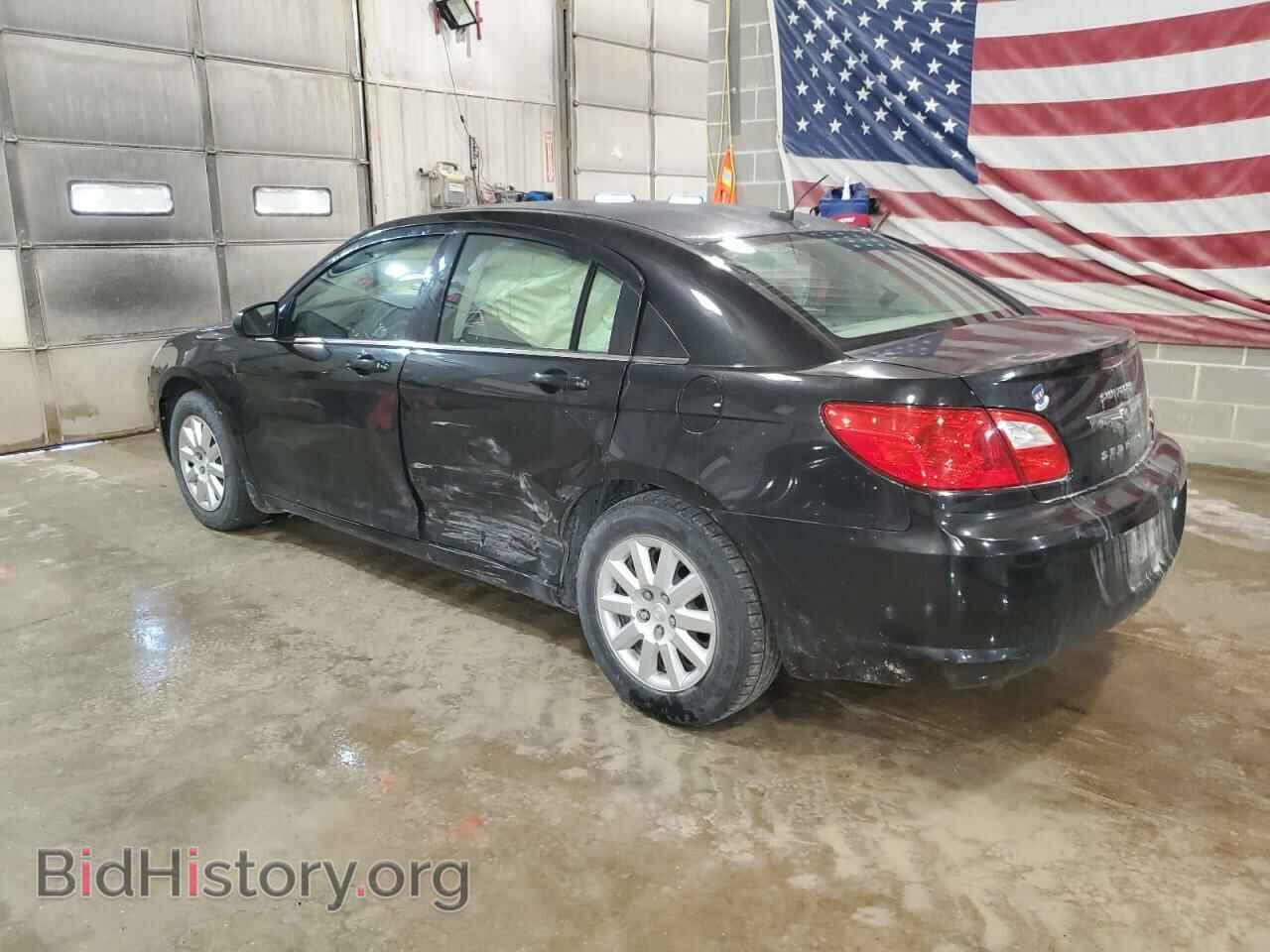 2010 CHRYSLER SEBRING - VIN: 1C3CC4FBXAN112107 - Фото 2