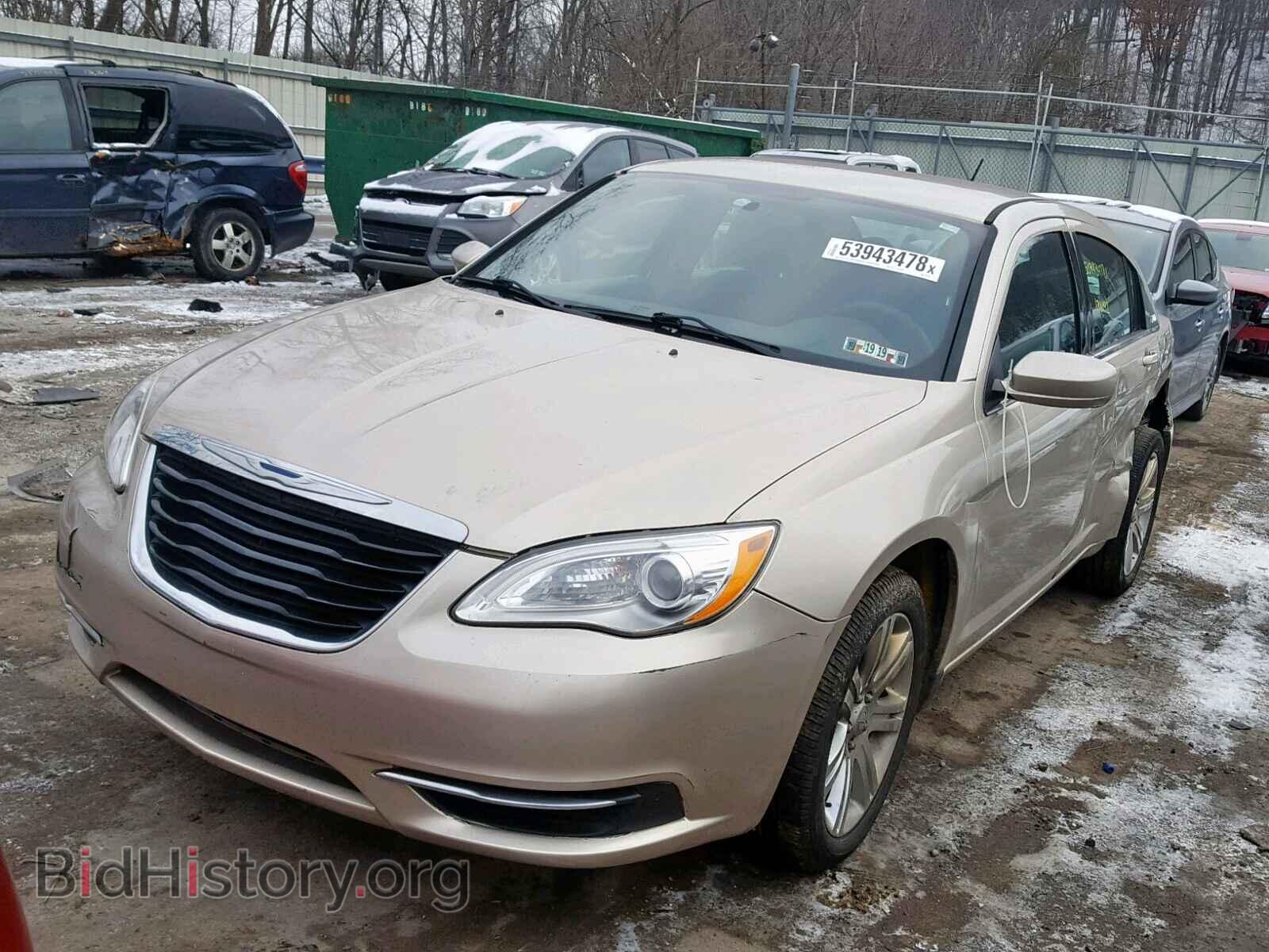 2013 CHRYSLER 200 - VIN: 1C3CCBAB1DN764744 - Фото 2