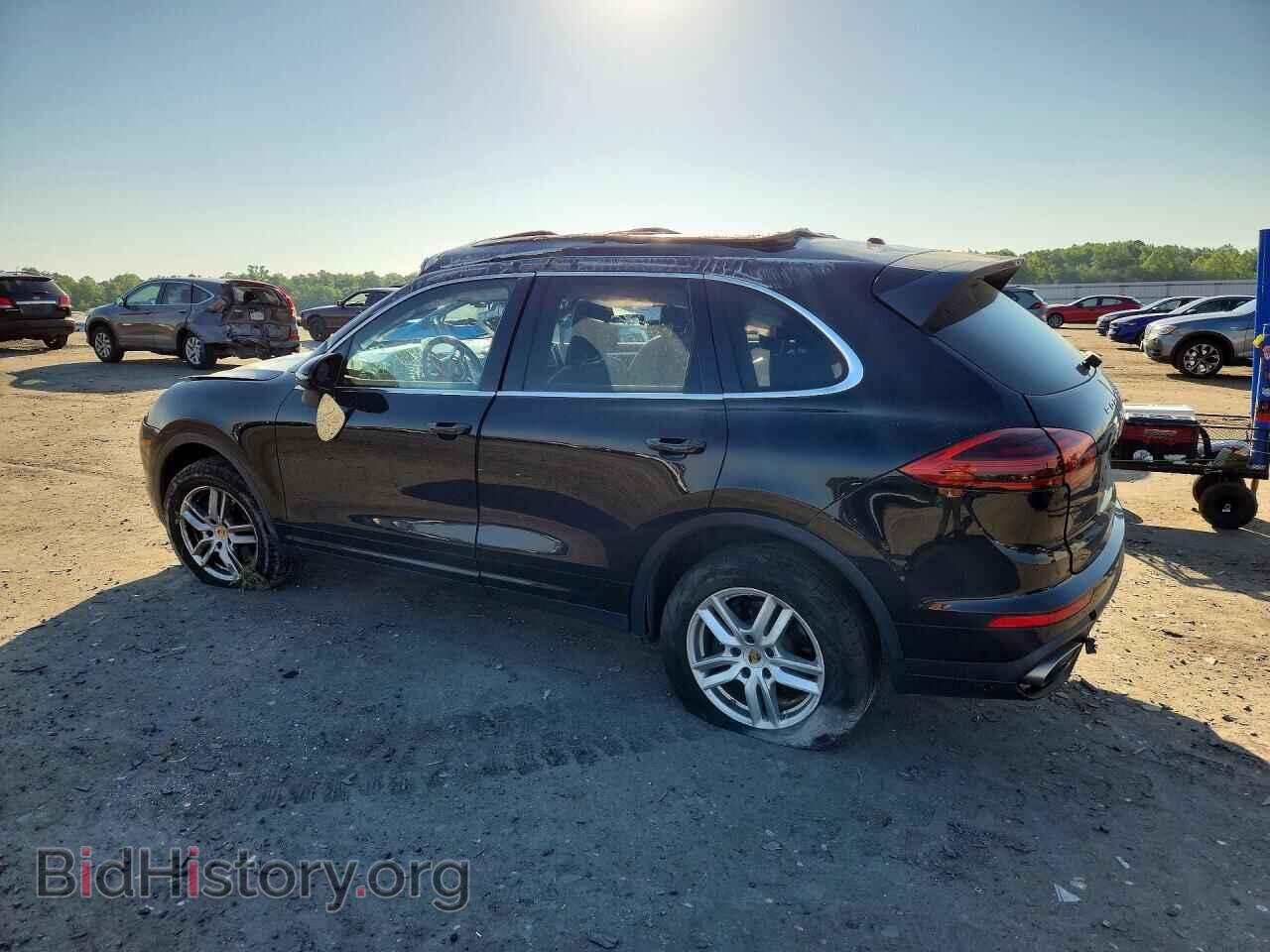 2017 PORSCHE CAYENNE - VIN: WP1AA2A26HKA91660 - Photo 2