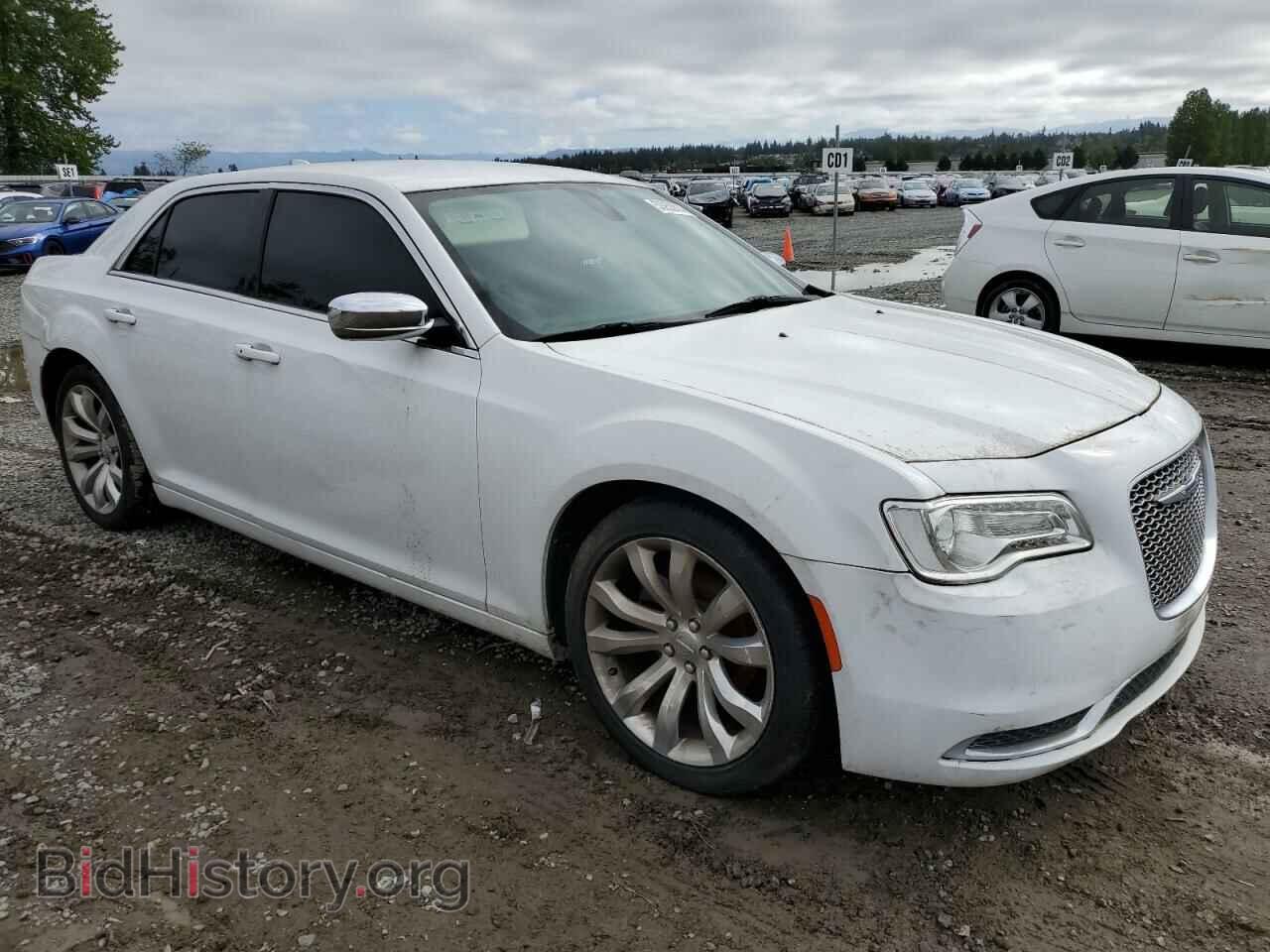 2019 CHRYSLER 300 - VIN: 2C3CCAAG5KH507243 - Фото 4