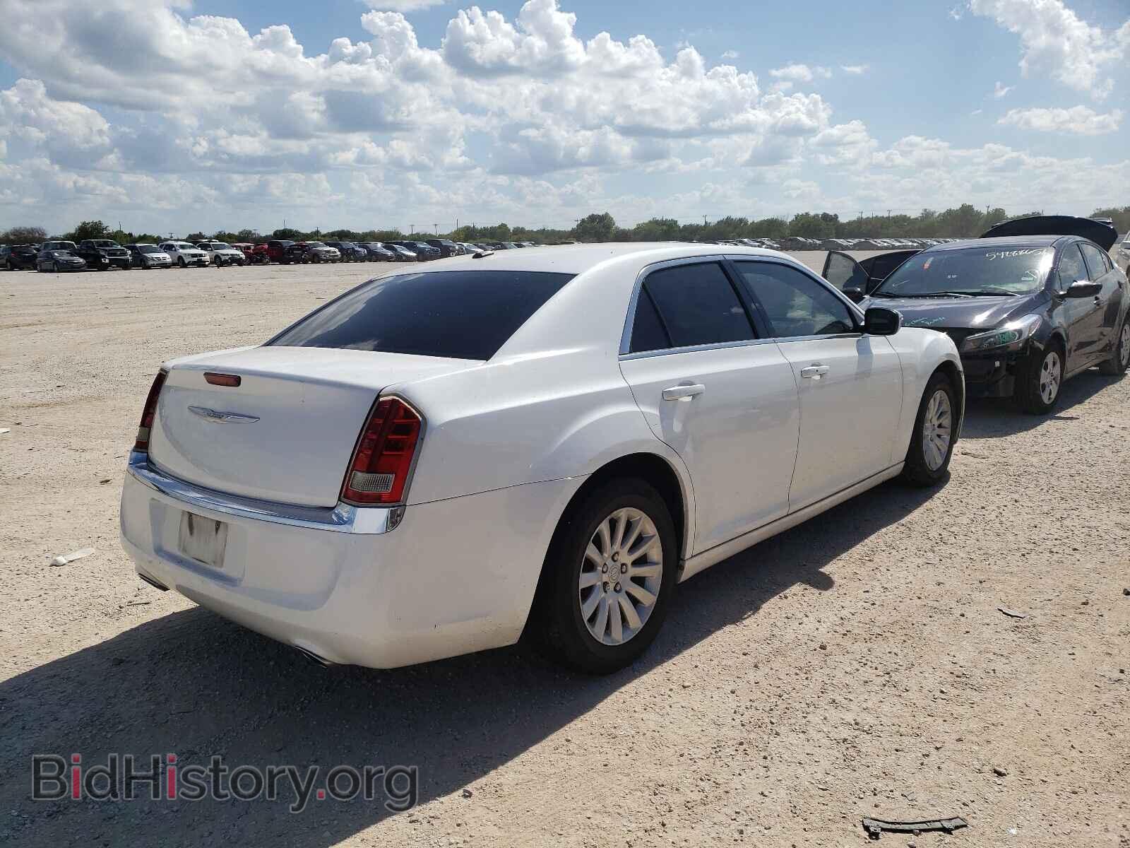 2013 CHRYSLER 300 - VIN: 2C3CCAAGXDH530133 - Фото 4