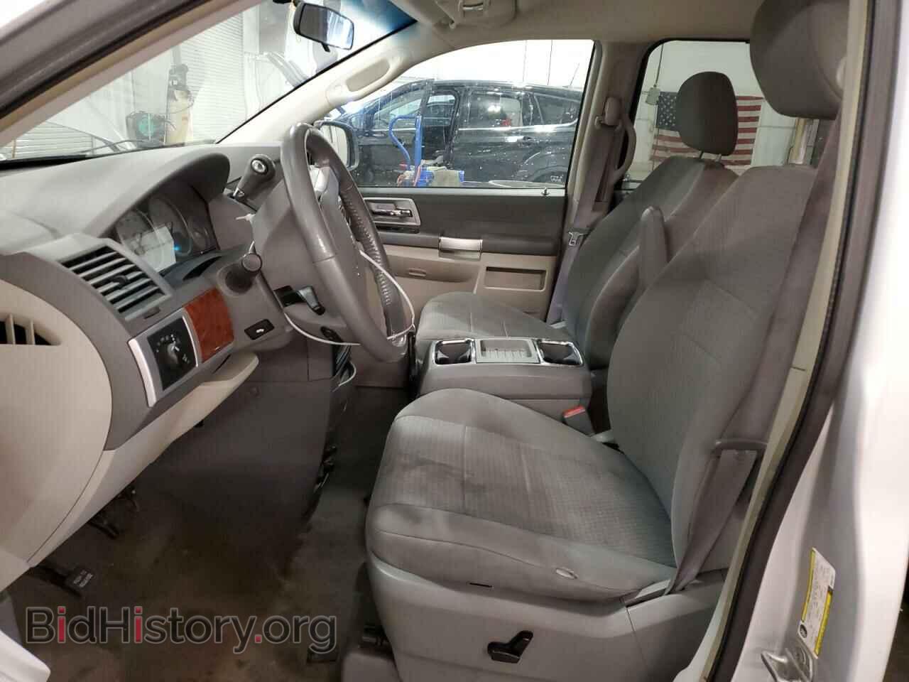 2008 CHRYSLER MINIVAN - VIN: 2A8HR54P28R641027 - Фото 7
