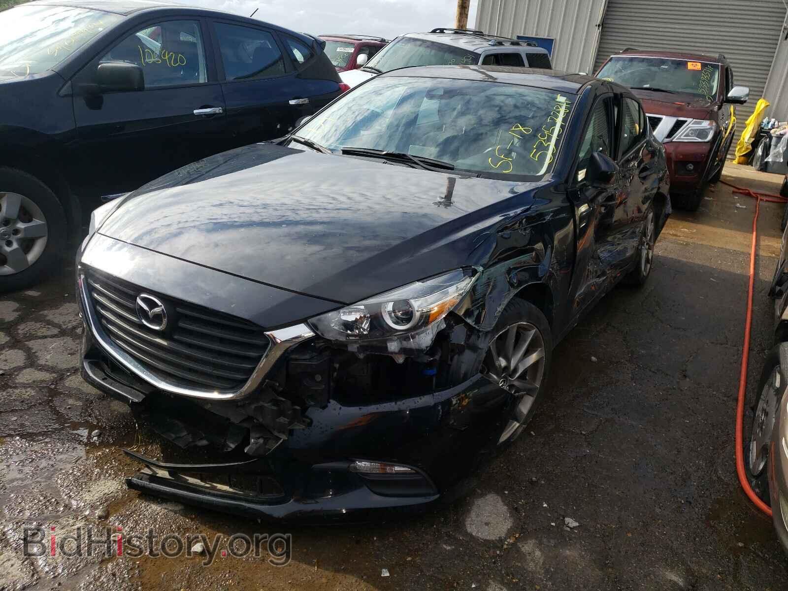 2018 MAZDA 3 - VIN: 3MZBN1L32JM255072 - Фото 2