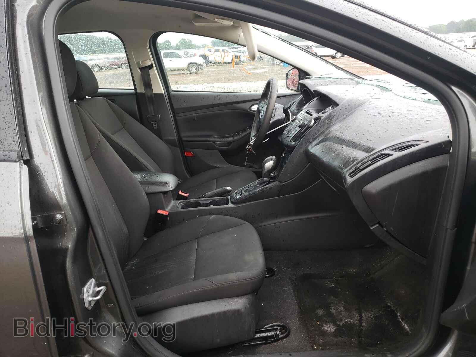2017 FORD FOCUS - VIN: 1FADP3F25HL204946 - Photo 5