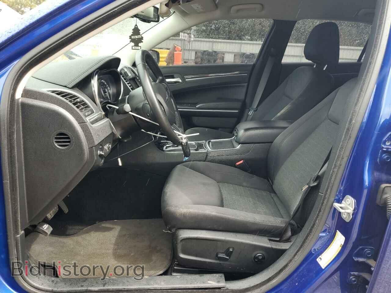 2019 CHRYSLER 300 - VIN: 2C3CCAAG0KH755545 - Фото 7