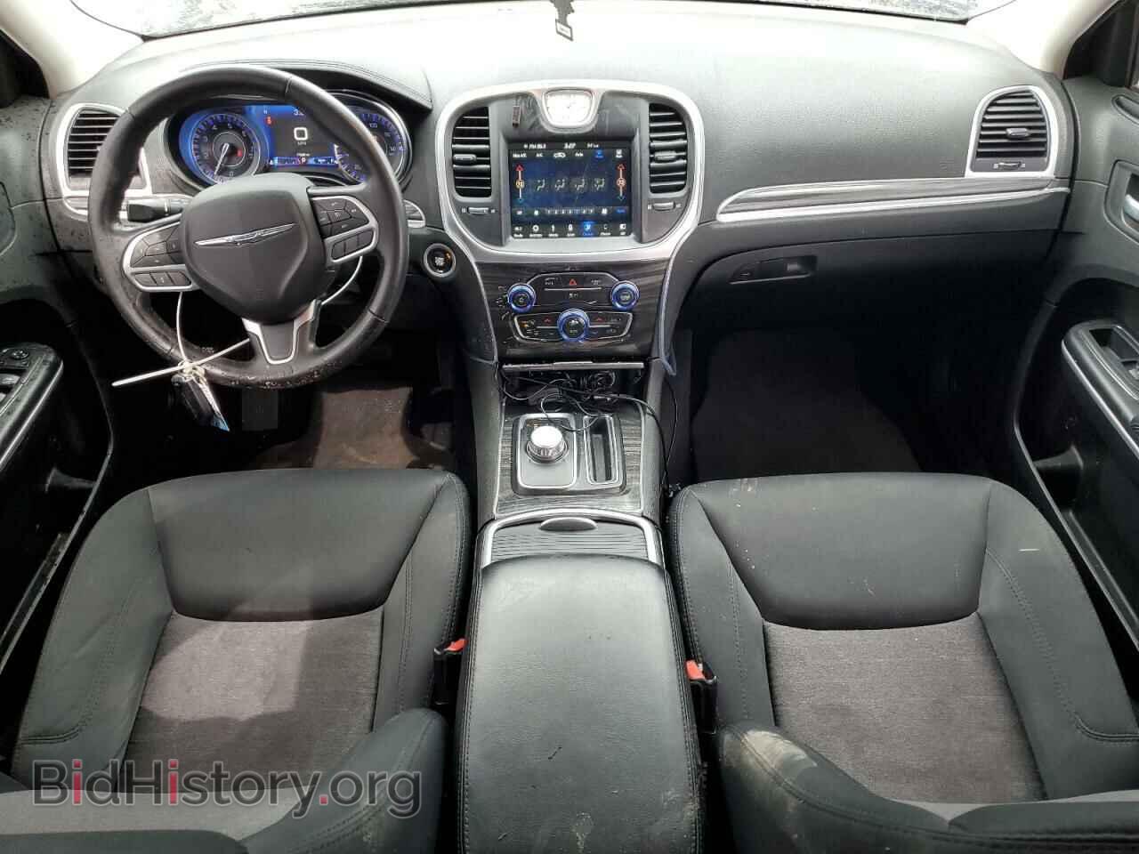 2019 CHRYSLER 300 - VIN: 2C3CCAAG0KH755545 - Фото 8