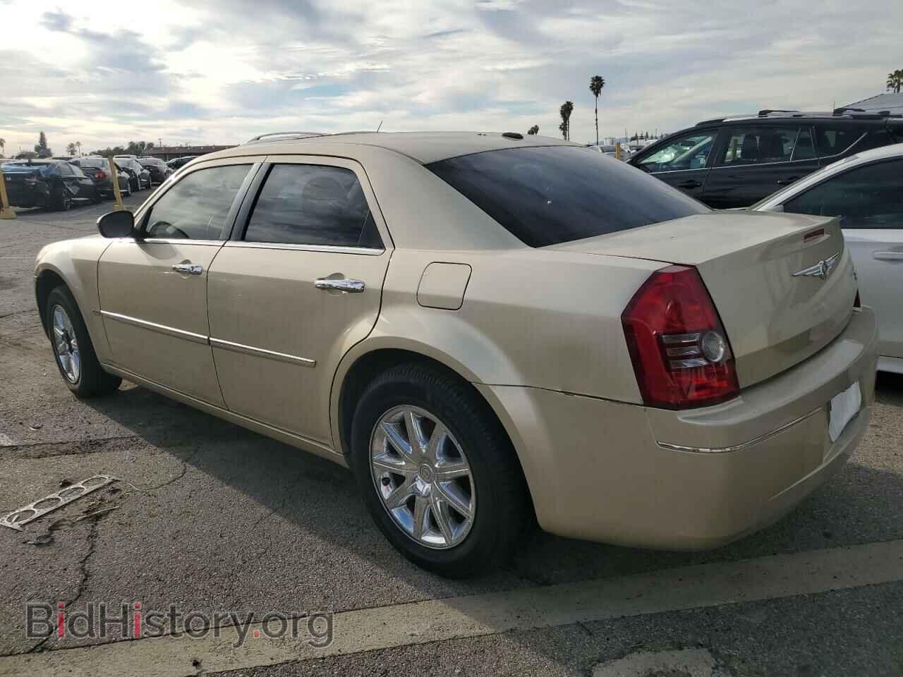 2010 CHRYSLER 300 - VIN: 2C3CA5CV7AH215357 - Фото 2