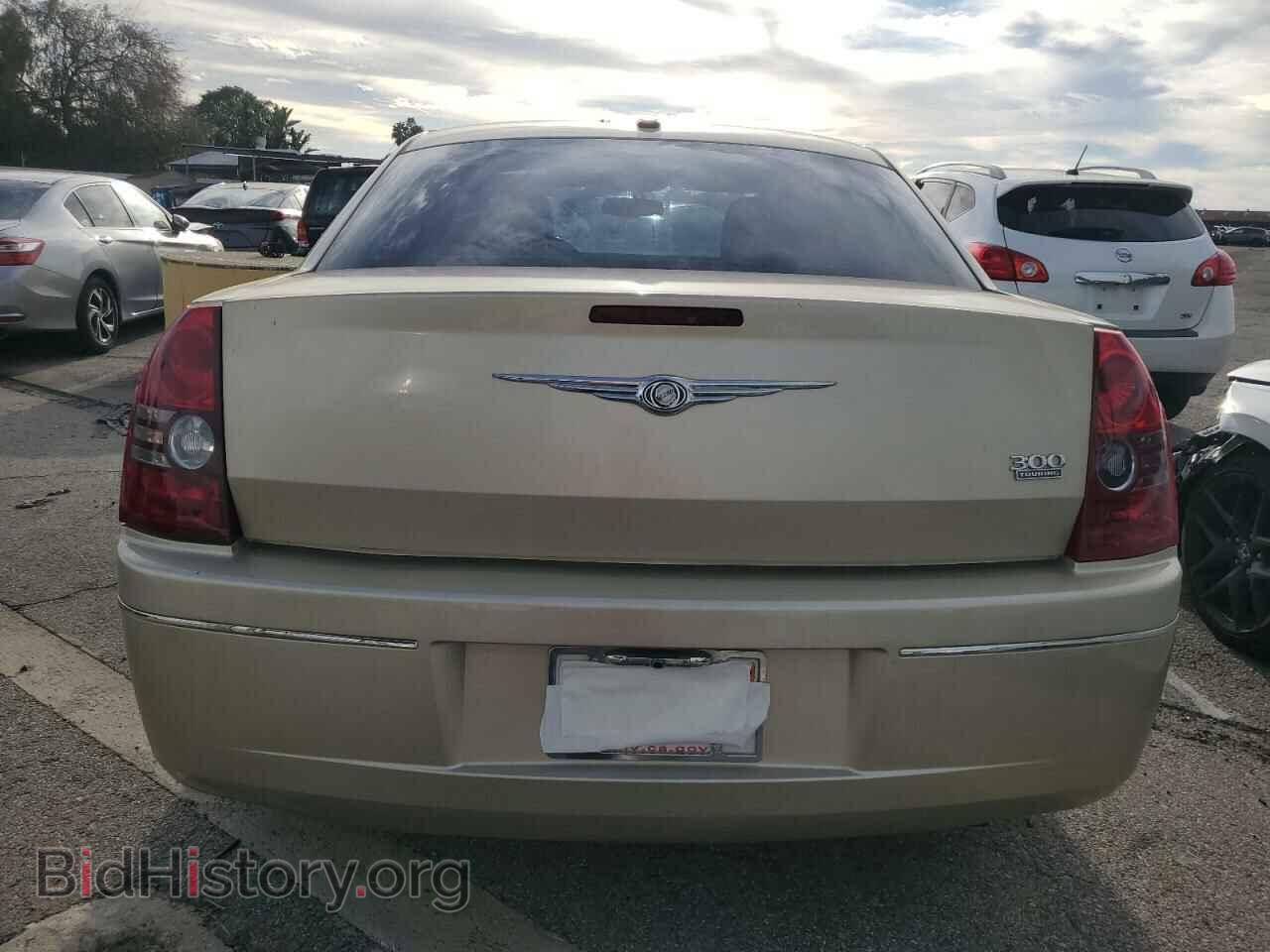 2010 CHRYSLER 300 - VIN: 2C3CA5CV7AH215357 - Фото 6