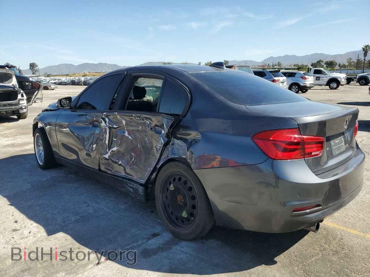2016 BMW 3 SERIES - VIN: WBA8E1G53GNU11785 - Фото 2