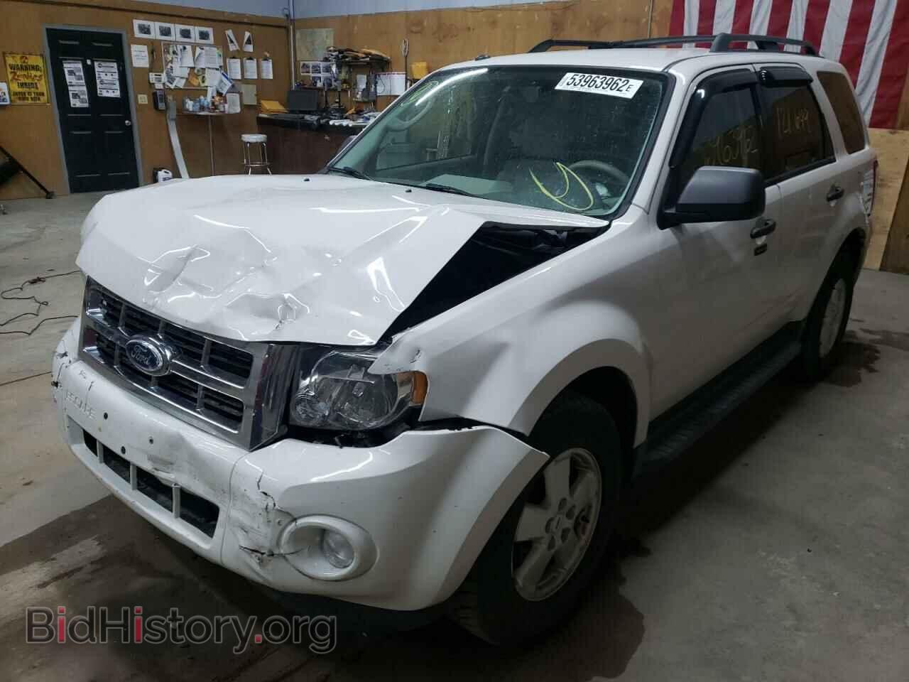 2011 FORD ESCAPE - VIN: 1FMCU9DG9BKA16746 - Фото 2