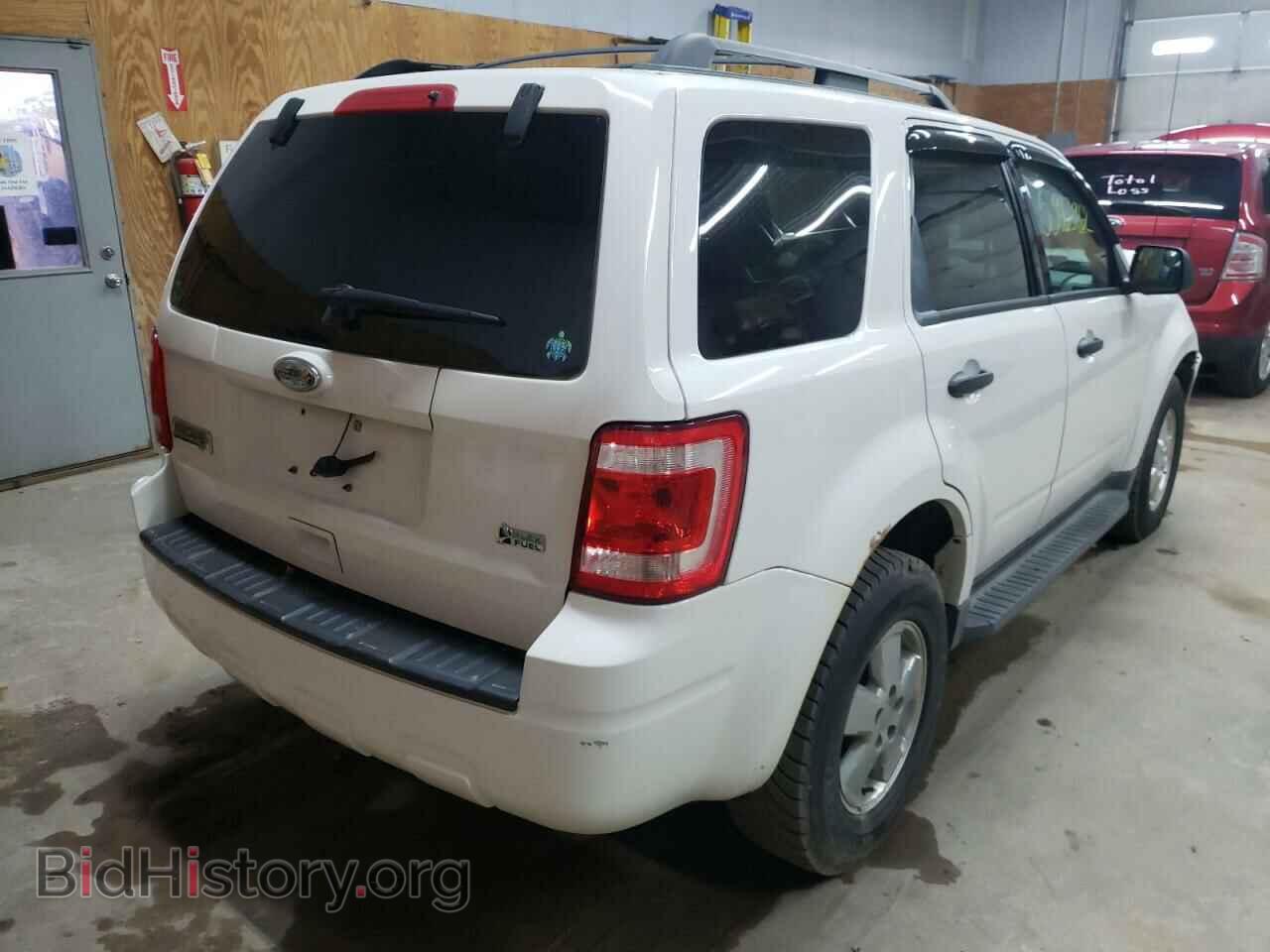2011 FORD ESCAPE - VIN: 1FMCU9DG9BKA16746 - Фото 4