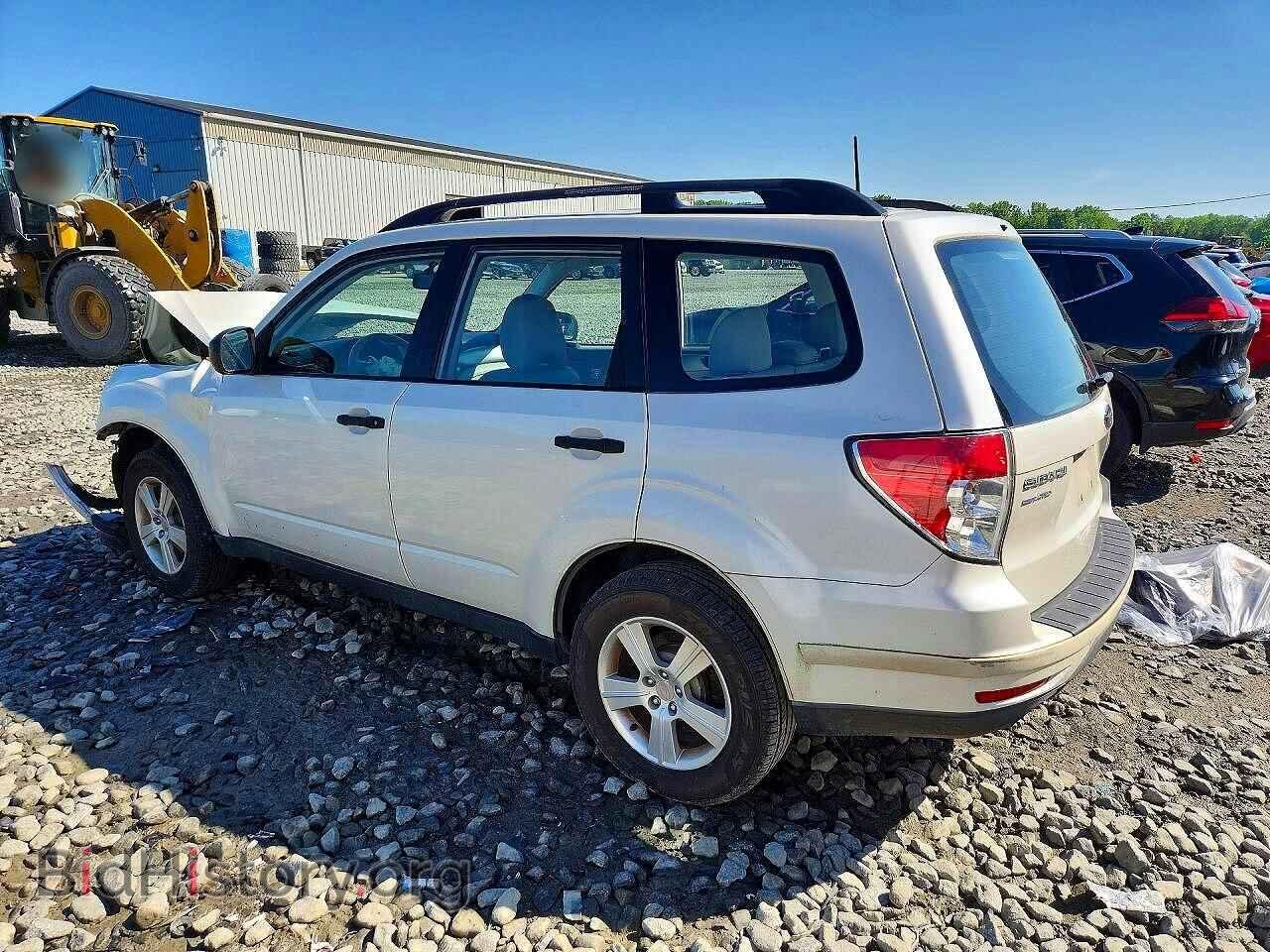 2011 SUBARU FORESTER - VIN: JF2SHABC0BH754777 - Photo 2
