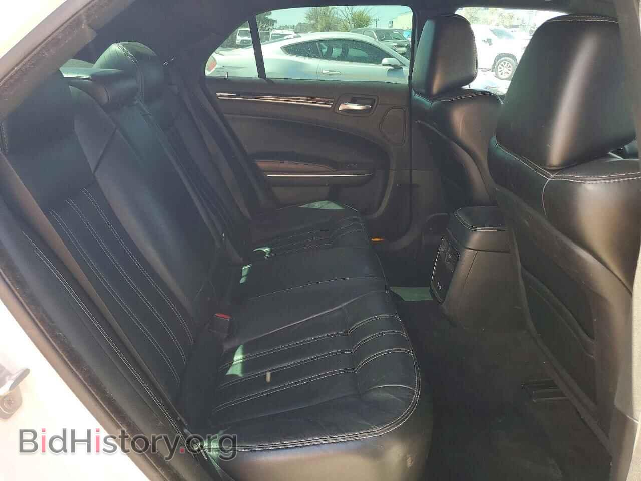 2018 CHRYSLER 300 - VIN: 2C3CCABG8JH191561 - Фото 10