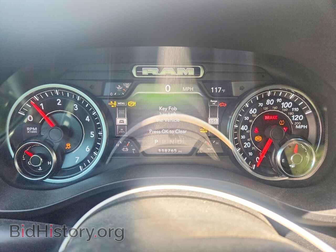 2019 RAM 1500 - VIN: 1C6SRFRT9KN787851 - Фото 9