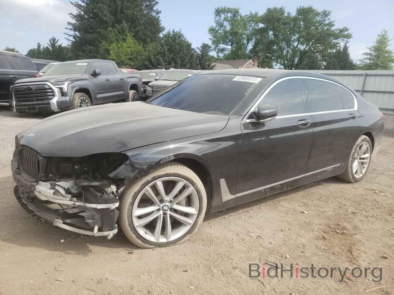 Photo WBA7F2C52HG422156 - BMW 7 SERIES 2017