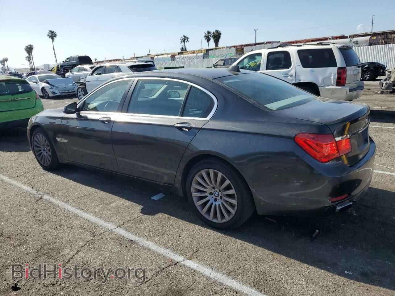 2012 BMW 7 SERIES - VIN: WBAKB8C50CC964011 - Фото 2