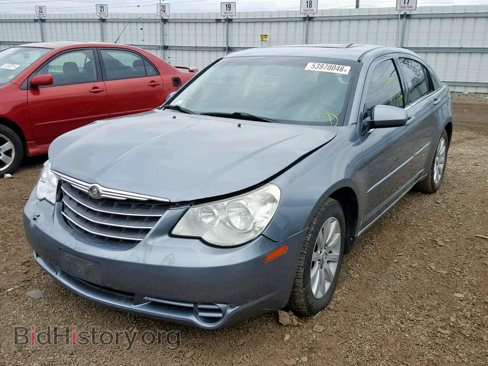 2010 CHRYSLER SEBRING - VIN: 1C3CC5FD6AN199799 - Фото 2