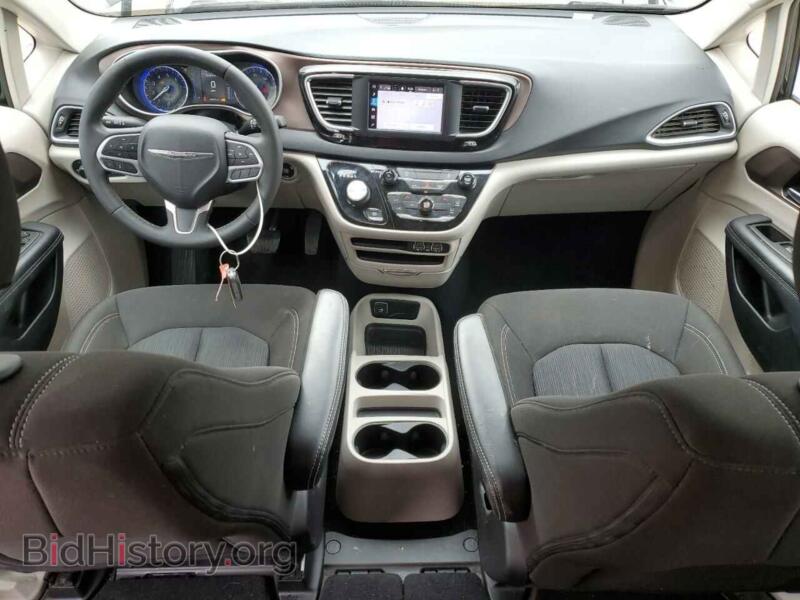 2023 Chrysler MINIVAN (VIN 2C4RC1CG3PR602338) — photo 8 of 15