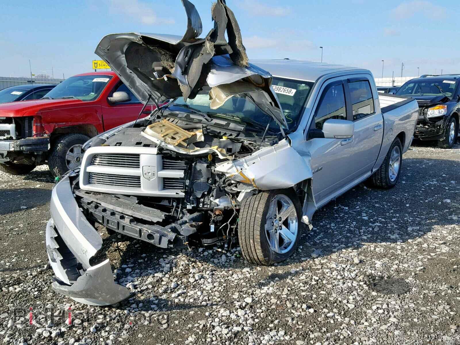 2010 DODGE RAM 1500 - VIN: 1D7RV1CT2AS231367 - Фото 2