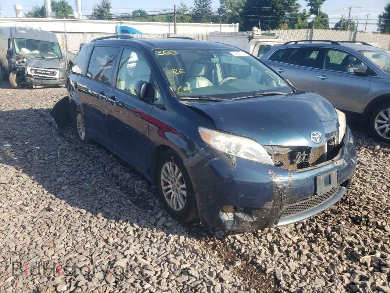 Photo 5TDYK3DC6BS068578 - TOYOTA SIENNA 2011