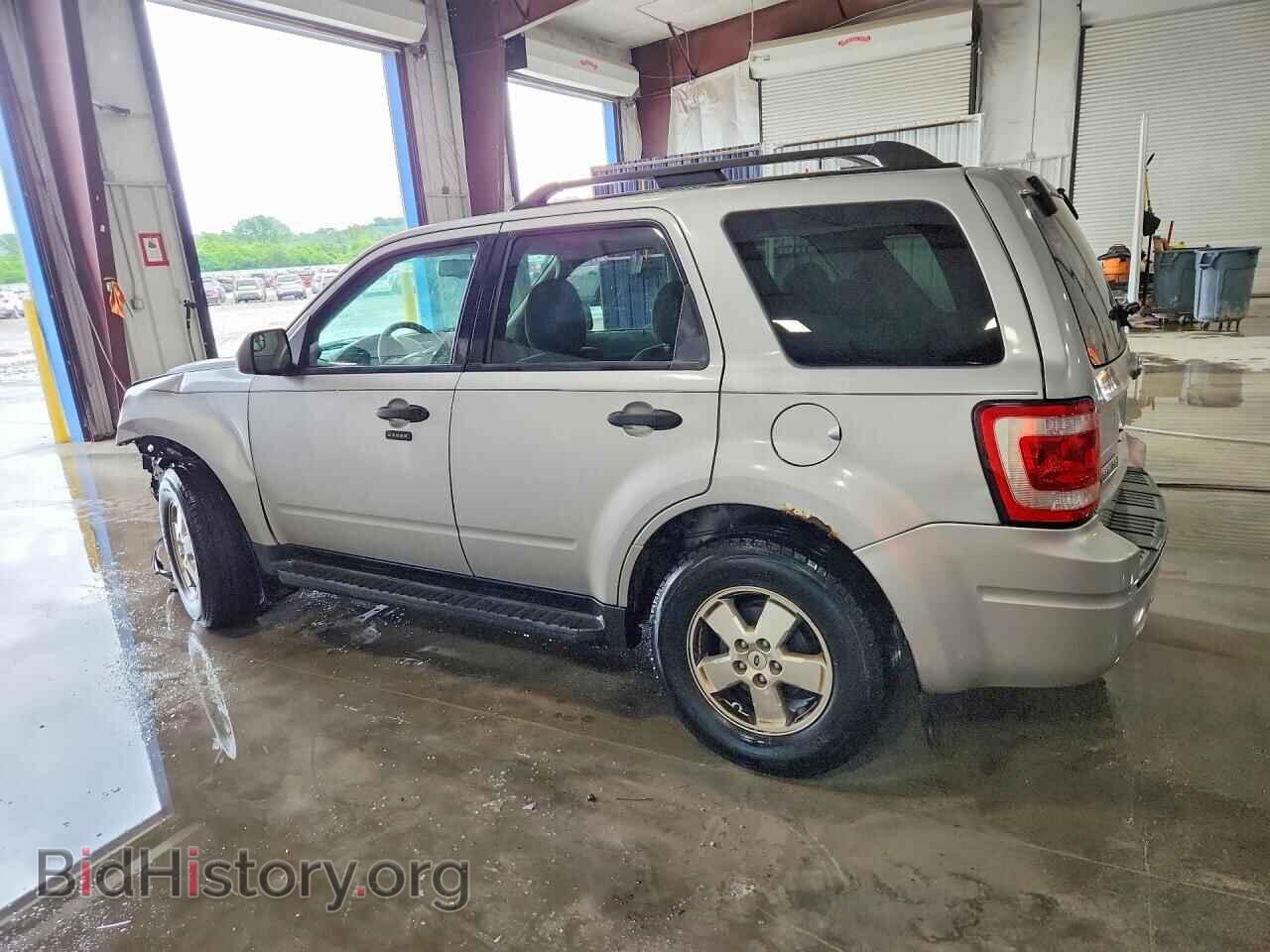 2011 FORD ESCAPE - VIN: 1FMCU0D71BKA21807 - Photo 2