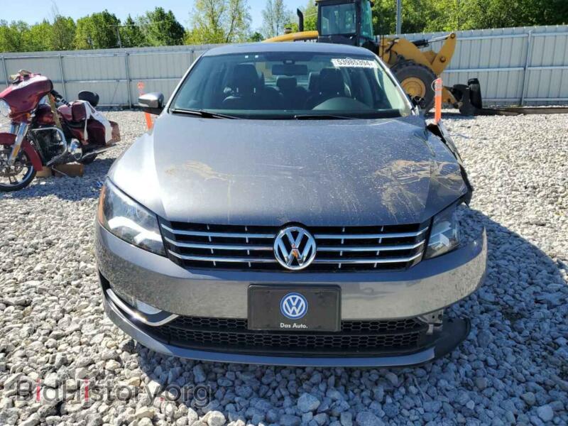 2014 Volkswagen PASSAT (VIN 1VWCS7A32EC001260) — фото 5 из 12