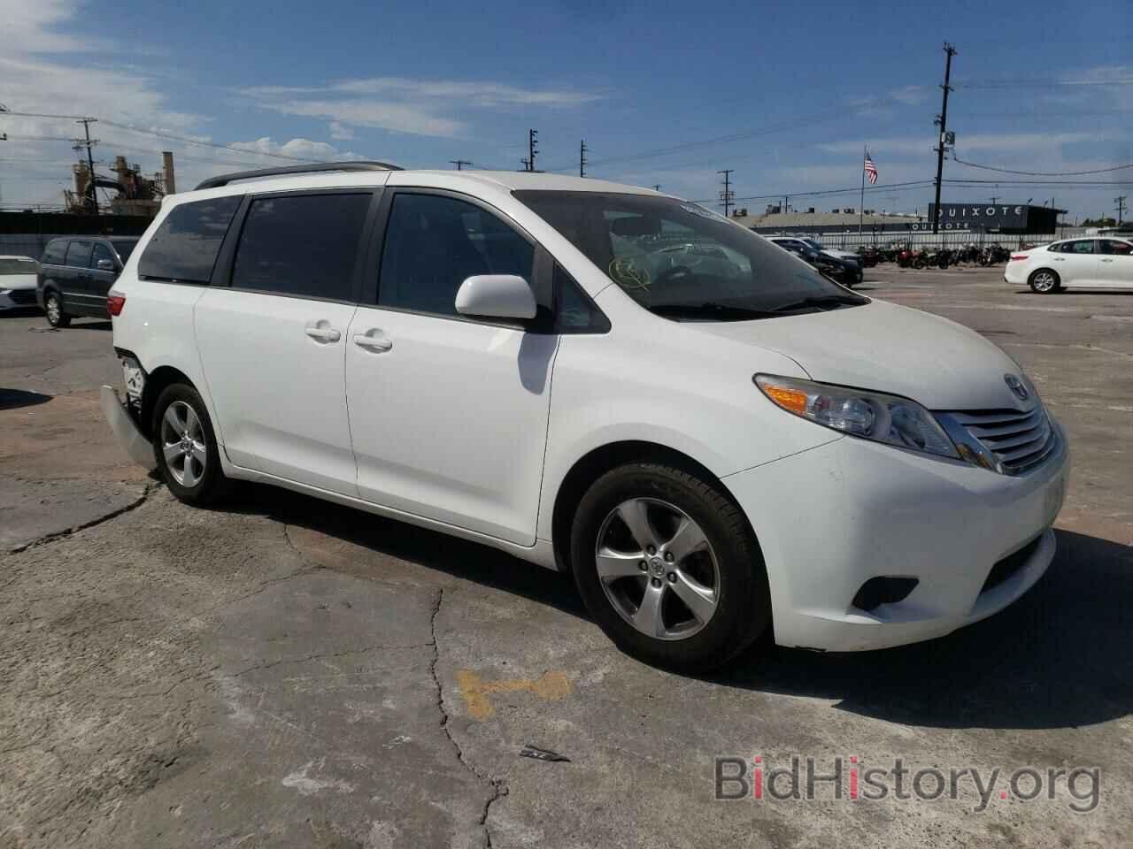 Фотография 5TDKZ3DCXHS796463 - TOYOTA SIENNA 2017