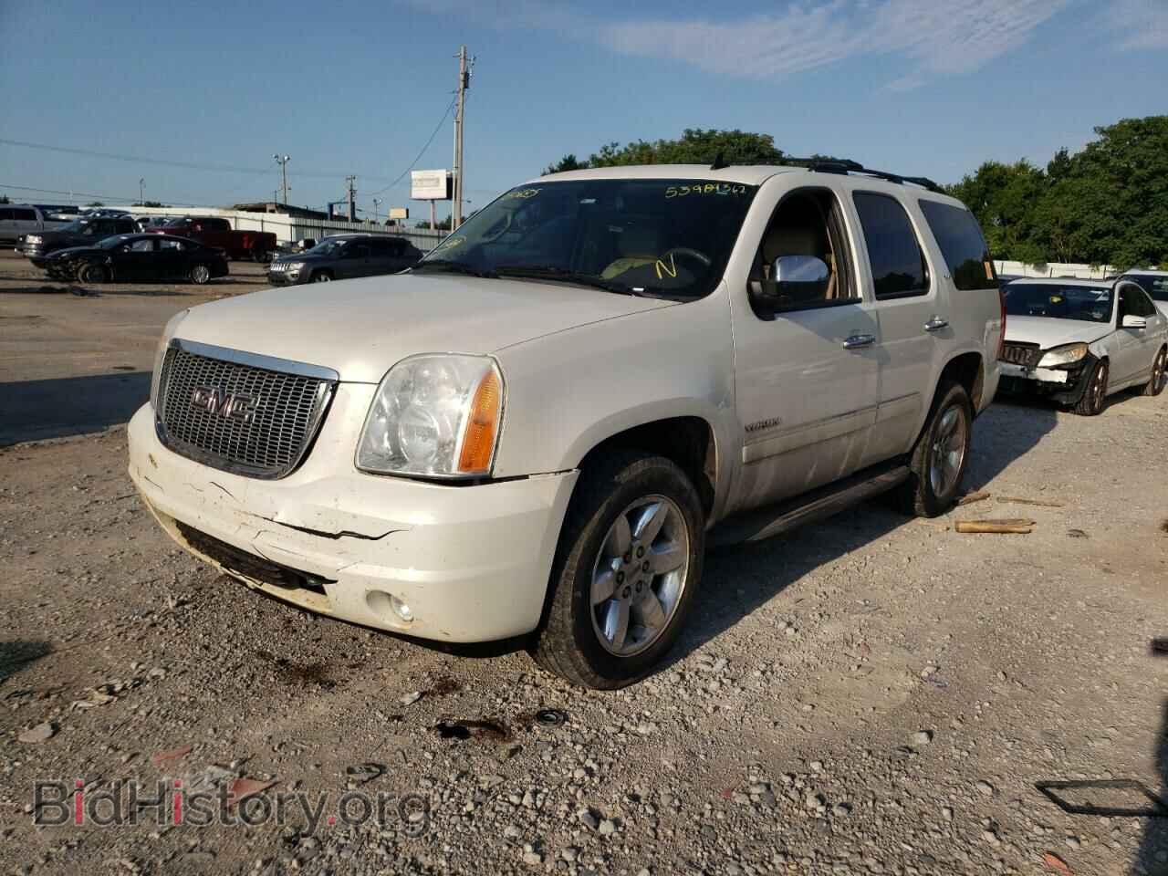 2010 GMC YUKON - VIN: 1GKUKCE09AR280685 - Фото 2