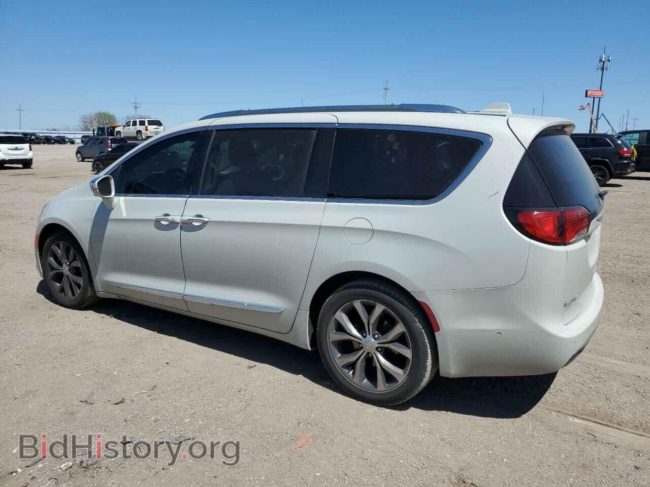 2017 CHRYSLER PACIFICA - VIN: 2C4RC1GG4HR607740 - Photo 2