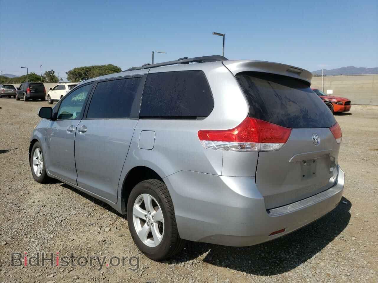 2011 TOYOTA SIENNA - VIN: 5TDKK3DC8BS065980 - Фото 3