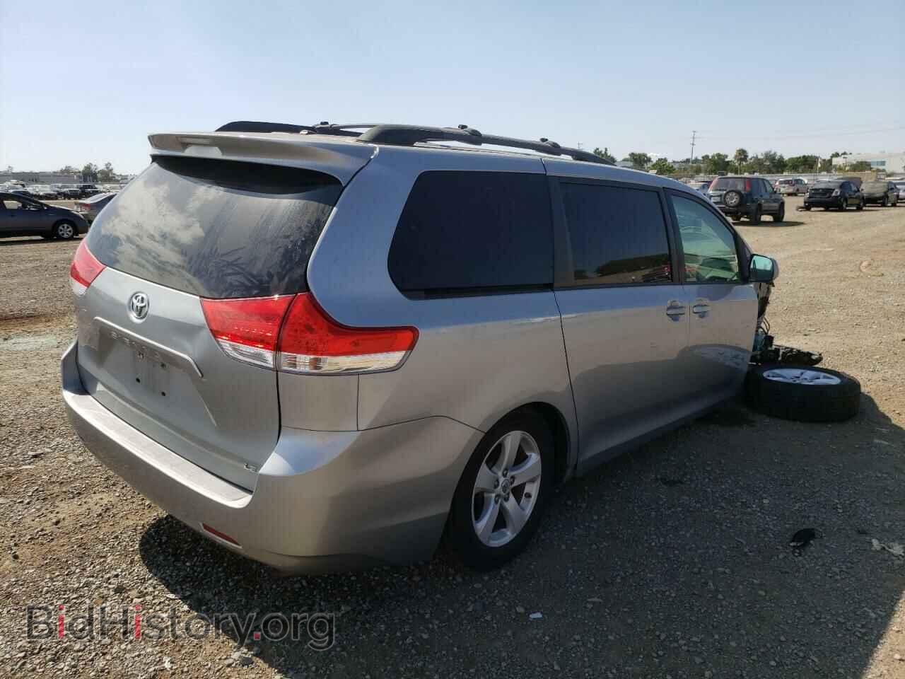 2011 TOYOTA SIENNA - VIN: 5TDKK3DC8BS065980 - Фото 4