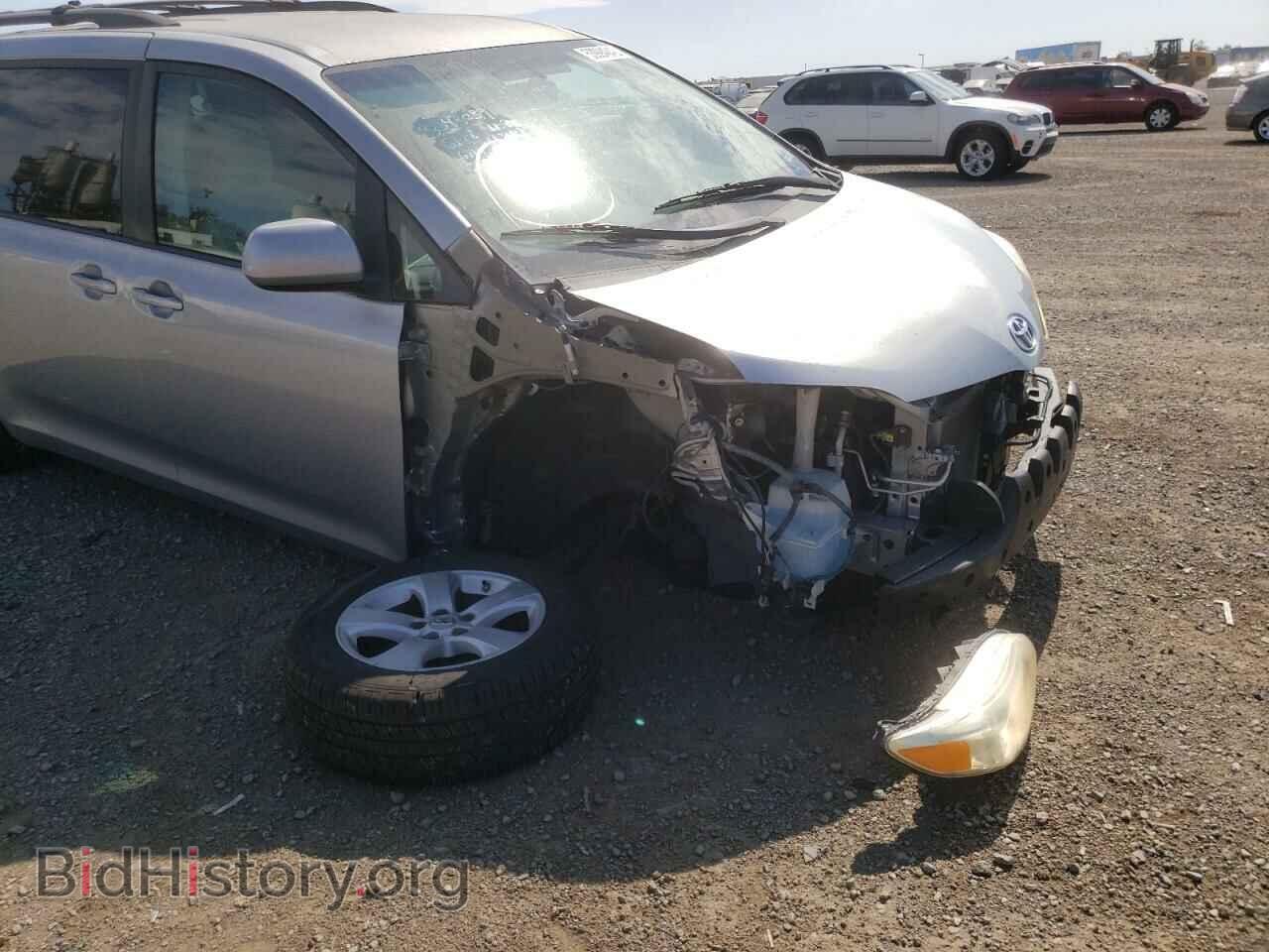 2011 TOYOTA SIENNA - VIN: 5TDKK3DC8BS065980 - Фото 9