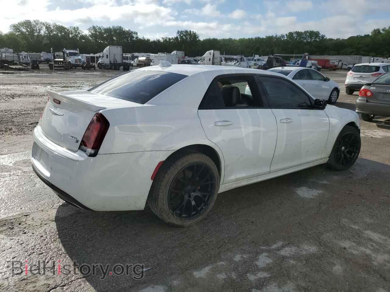 2017 CHRYSLER 300 - VIN: 2C3CCAGG1HH624253 - Фото 3