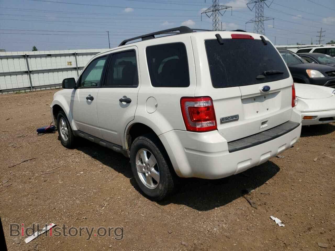 2011 FORD ESCAPE - VIN: 1FMCU0C73BKC53441 - Фото 2