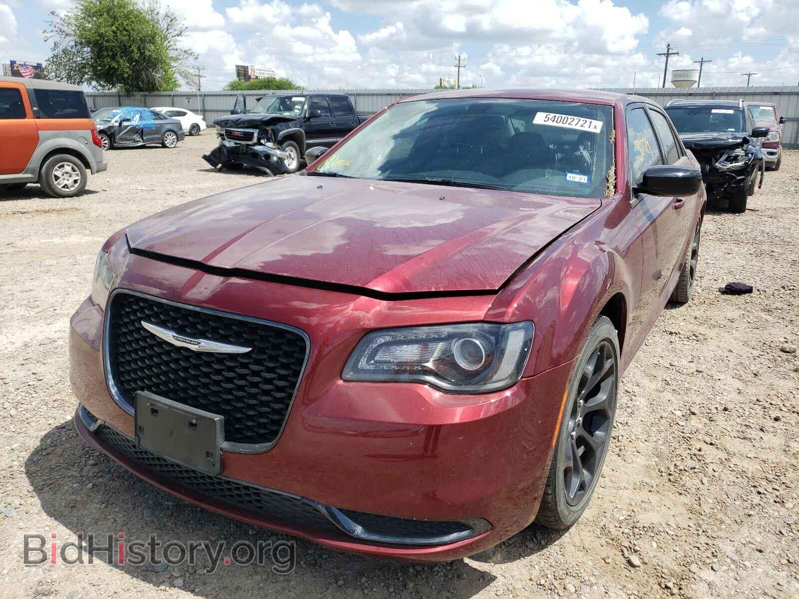 2019 CHRYSLER 300 - VIN: 2C3CCAAG1KH614399 - Фото 2