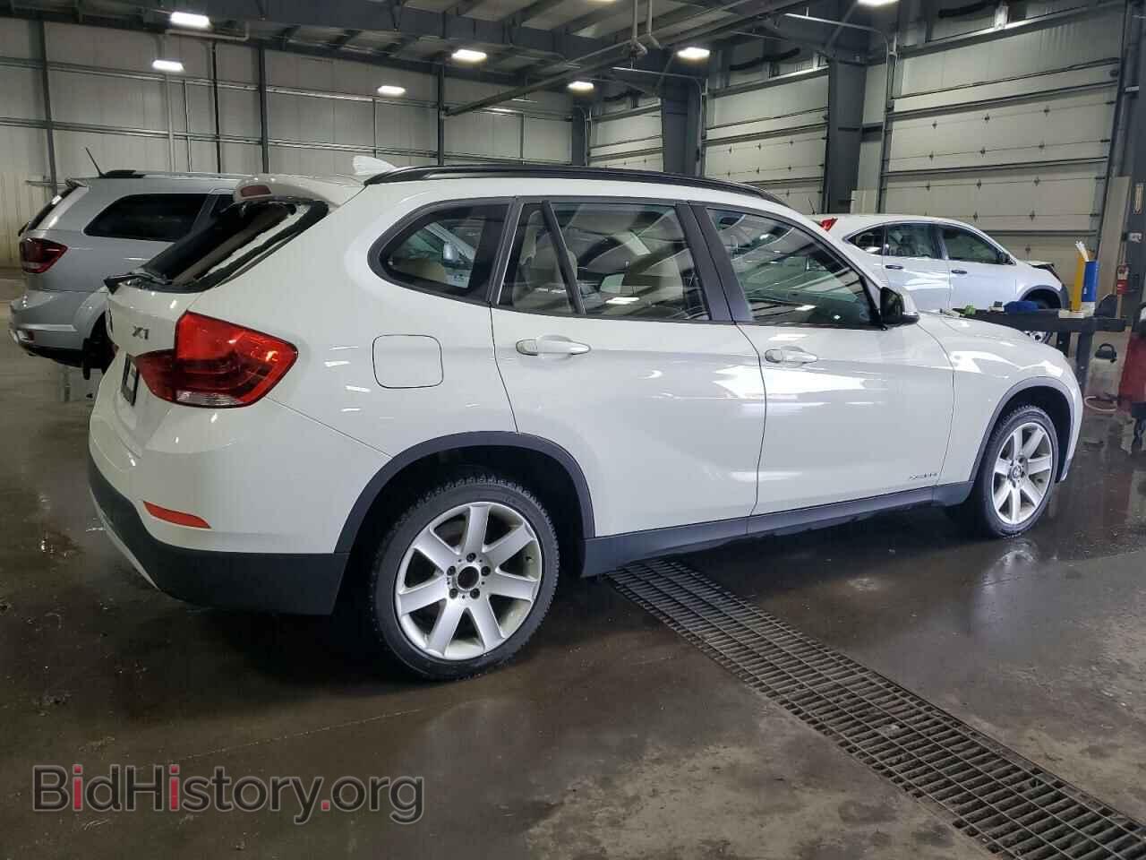 2015 BMW X1 - VIN: WBAVL1C55FVY31206 - Фото 3