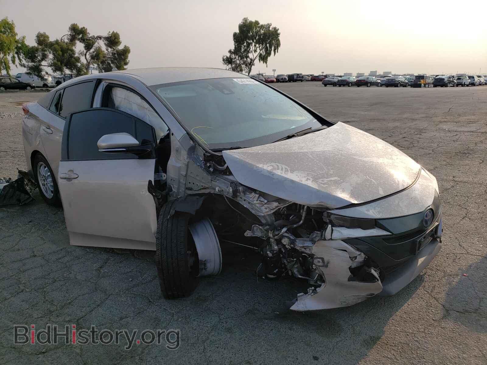 Photo JTDKARFP1H3063469 - TOYOTA PRIUS 2017