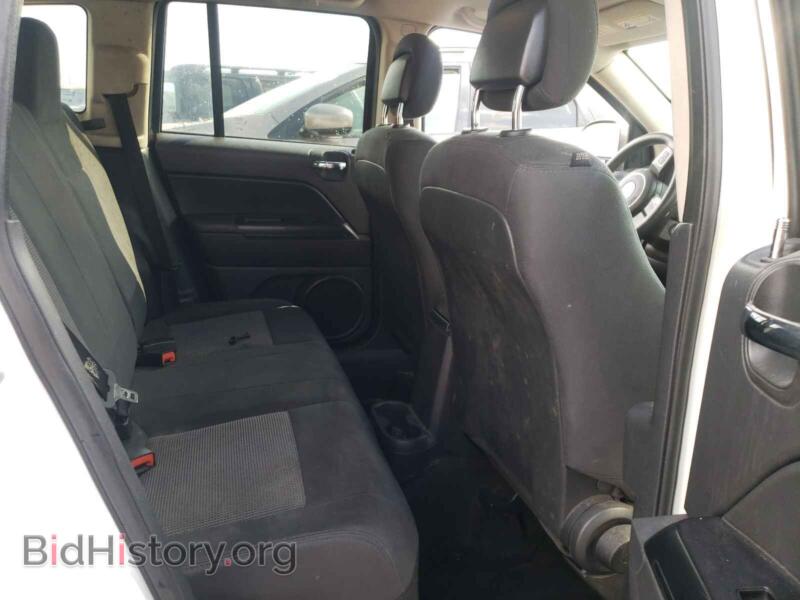 2012 Jeep COMPASS (VIN 1C4NJCBA6CD724928) — фото 6 из 10
