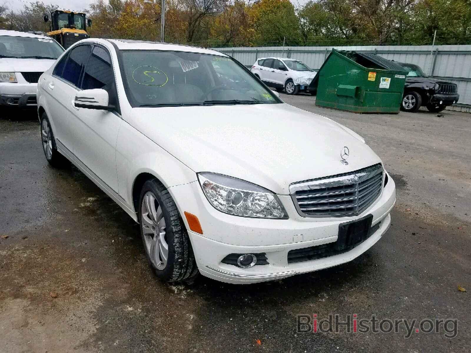 Photo WDDGF8BB8BR155216 - MERCEDES-BENZ C CLASS 2011