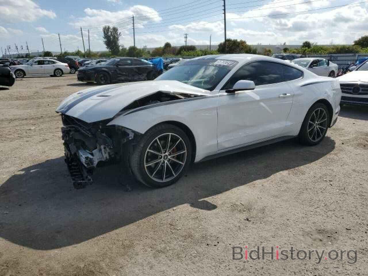 Photo 1FA6P8TH9J5108018 - FORD MUSTANG 2018