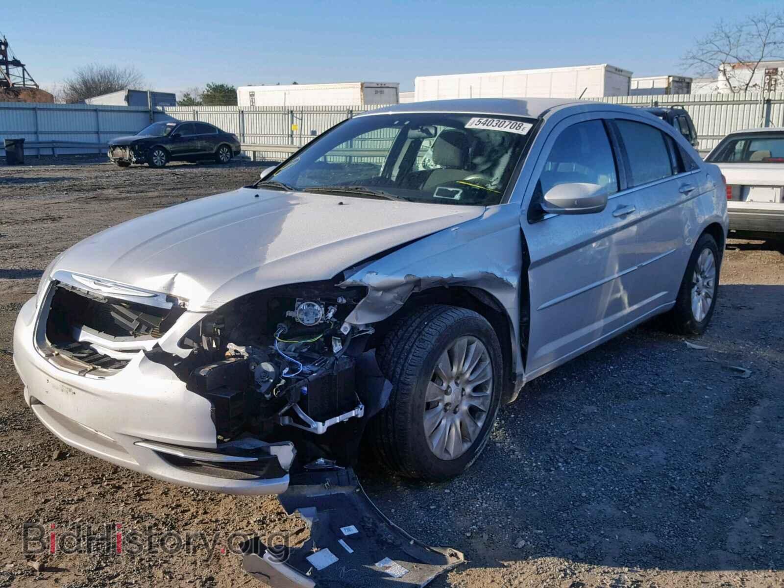 2011 CHRYSLER 200 - VIN: 1C3BC4FB6BN558302 - Photo 2