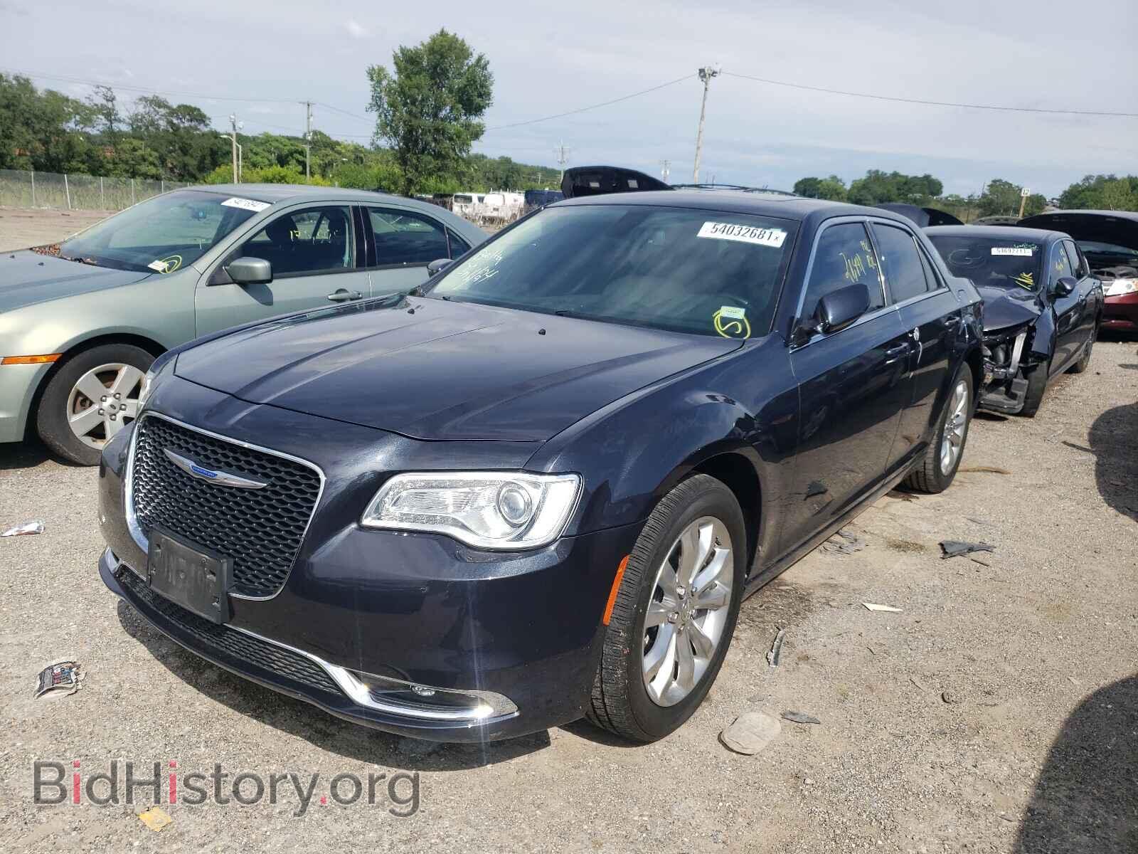 2019 CHRYSLER 300 - VIN: 2C3CCARG8KH517544 - Фото 2
